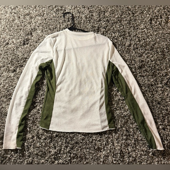White and Green top - Picture 1 of 5